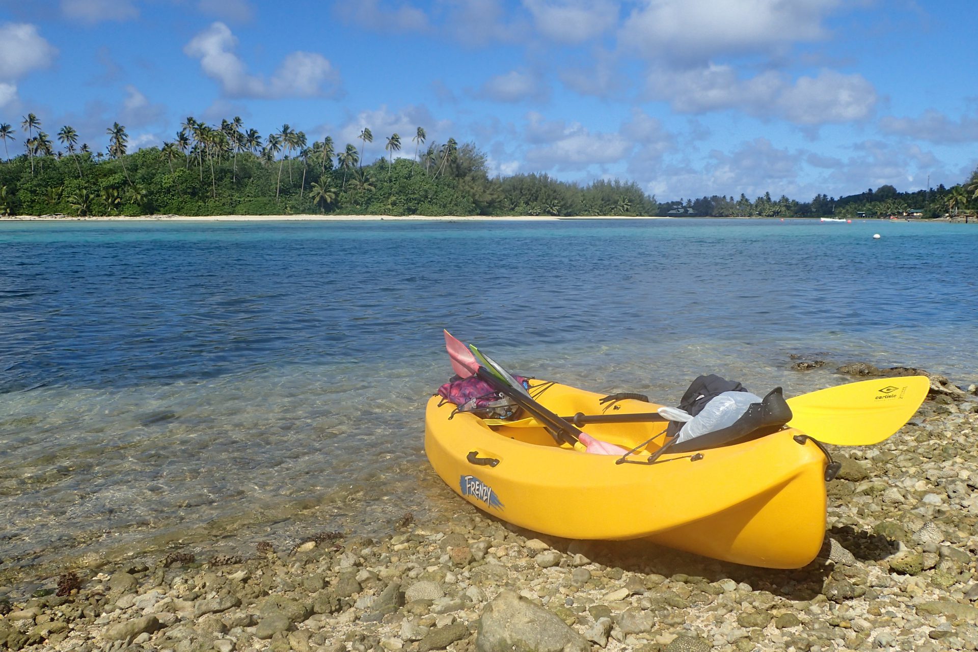 Canoe excursion to Muri Lagoon